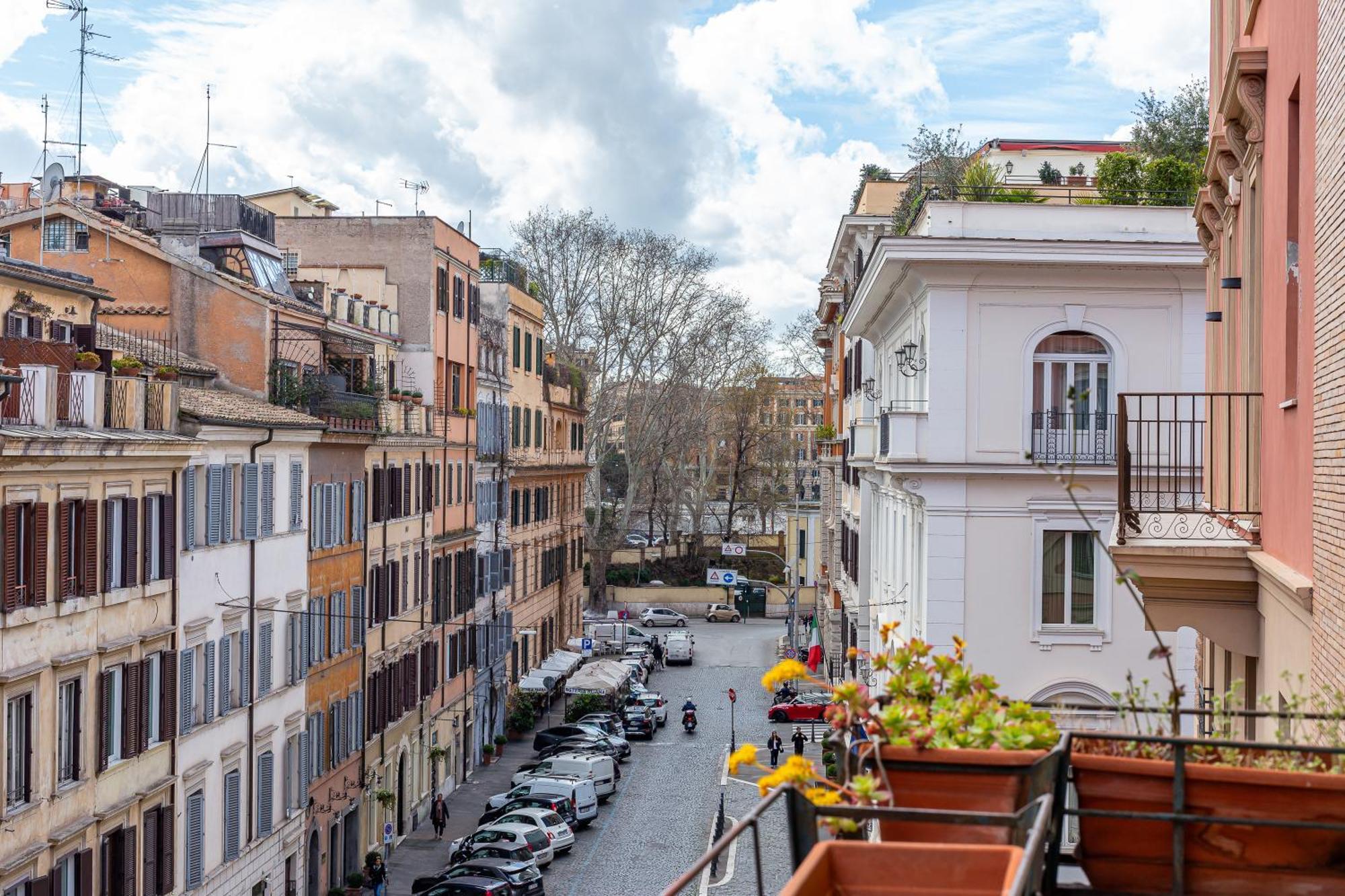 Iflat The House - Spacious & Roma