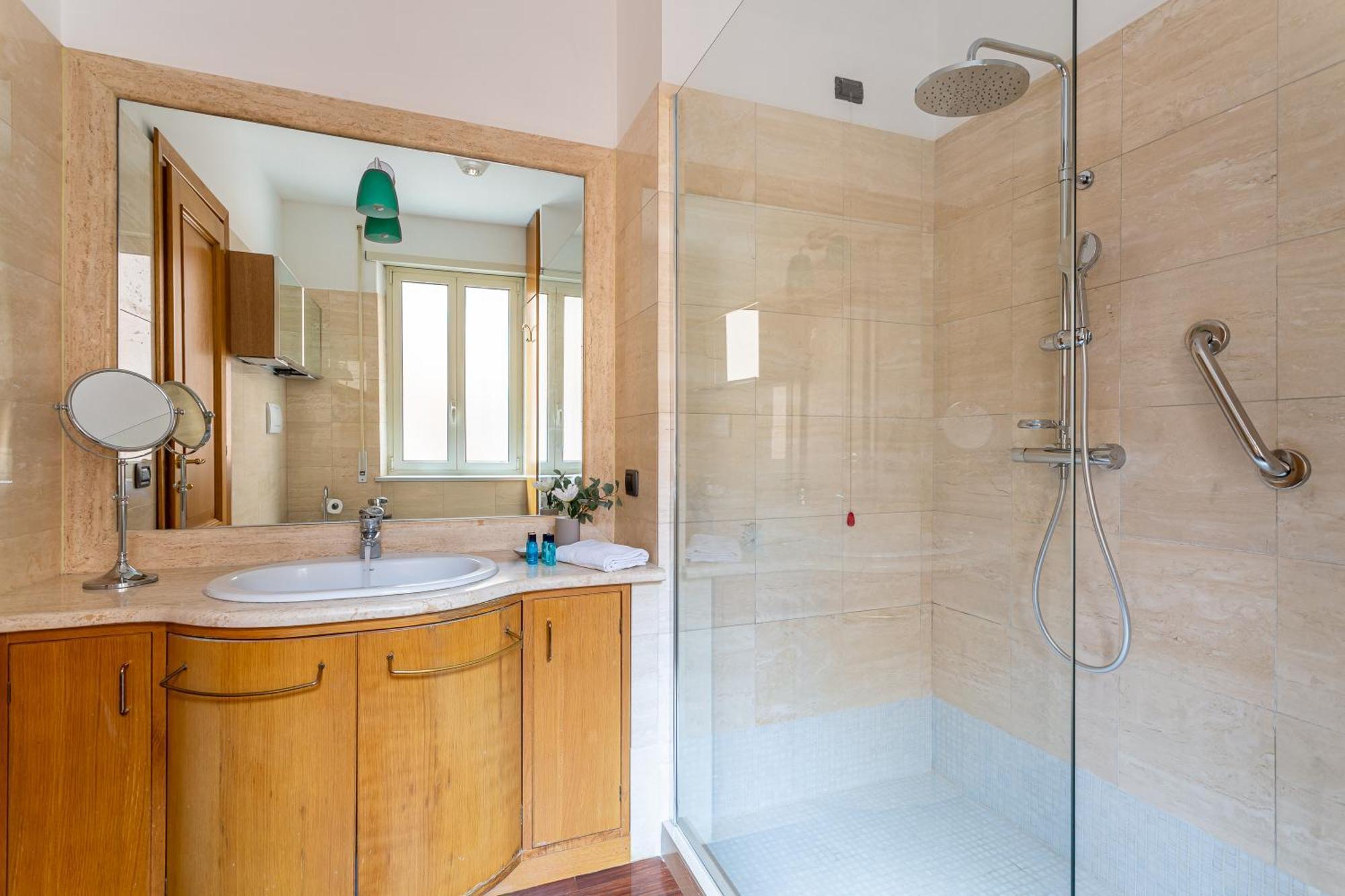 Iflat The House - Spacious & Appartamento